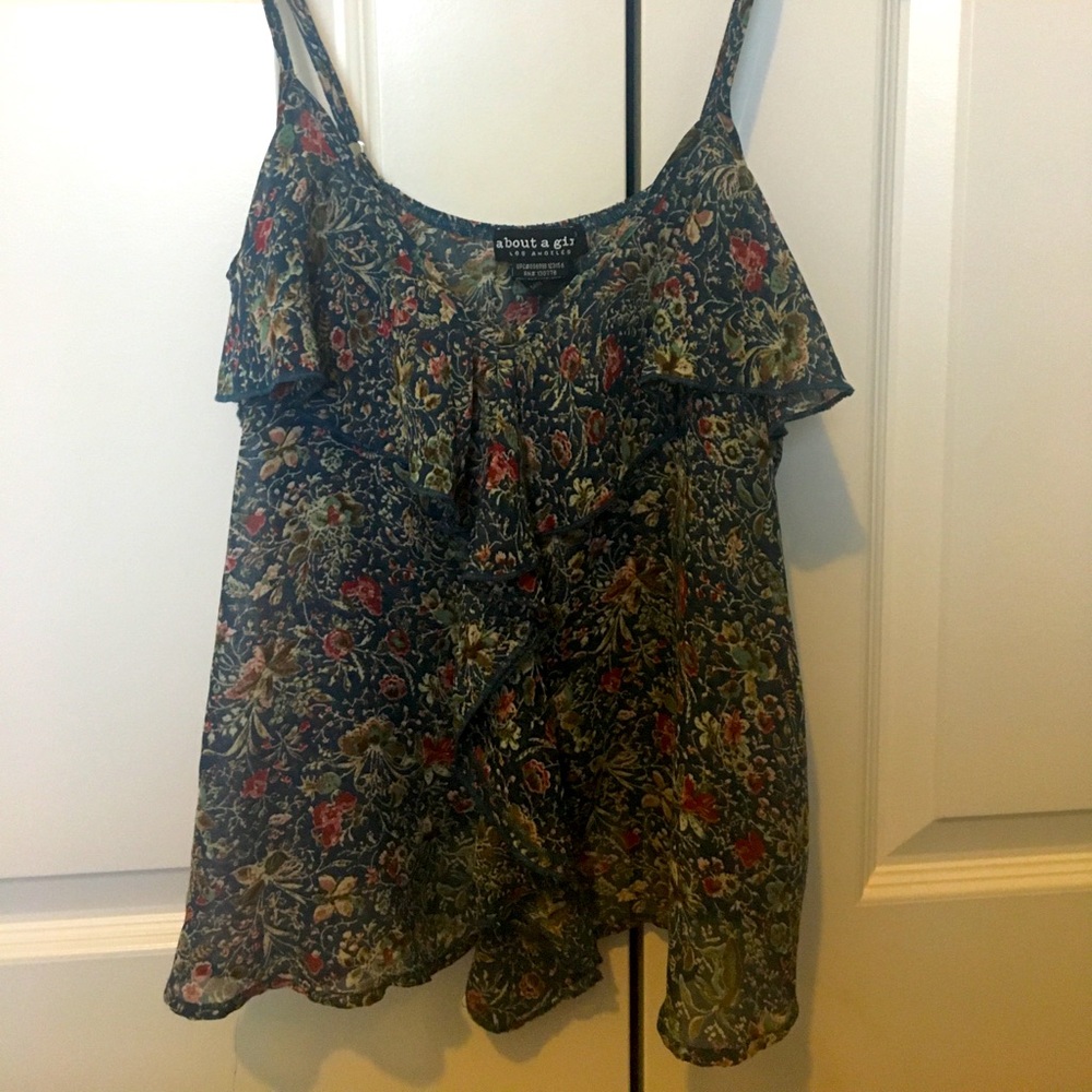 Women’s Beautiful Floral Print, Ruffle front Tank Top!
